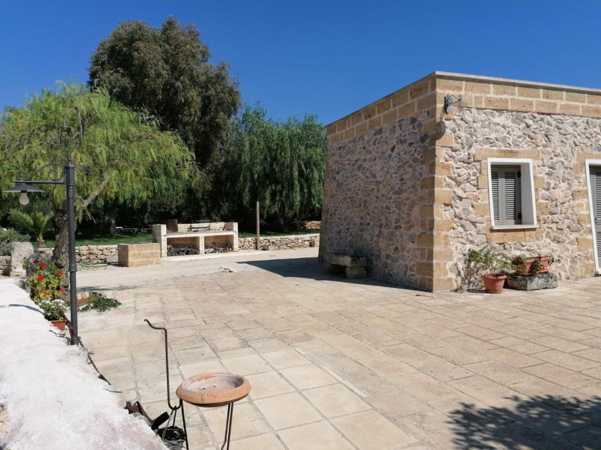 Agriturismo Allu Ruvezzu Bed and Breakfast Torre Mozza Esterno foto