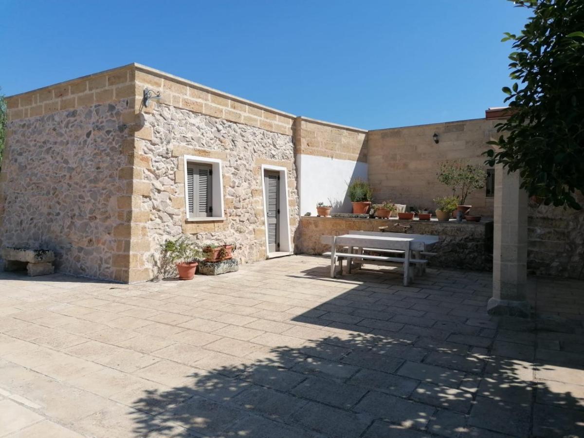 Agriturismo Allu Ruvezzu Bed and Breakfast Torre Mozza Esterno foto